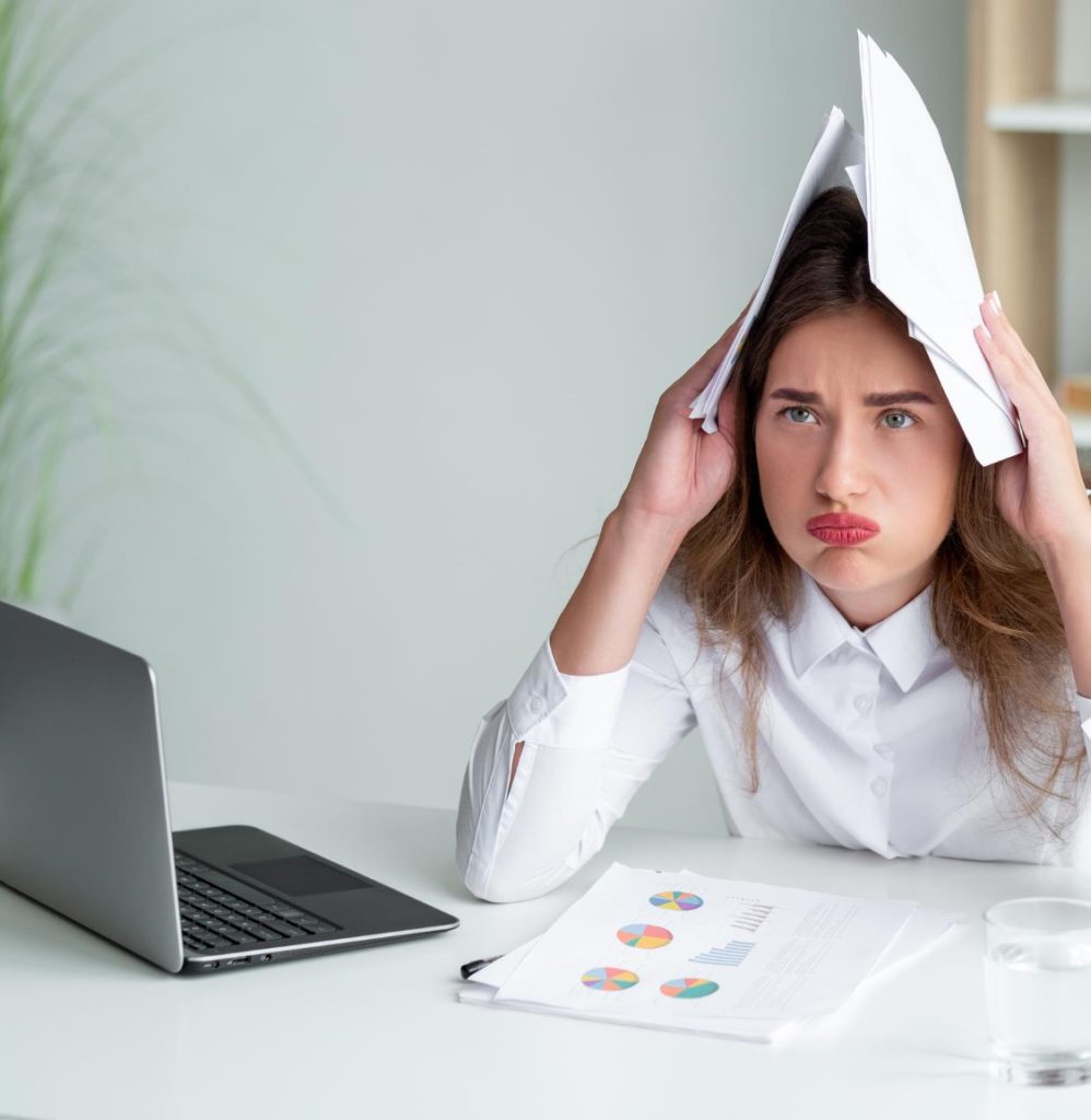 Persona con mal clima laboral