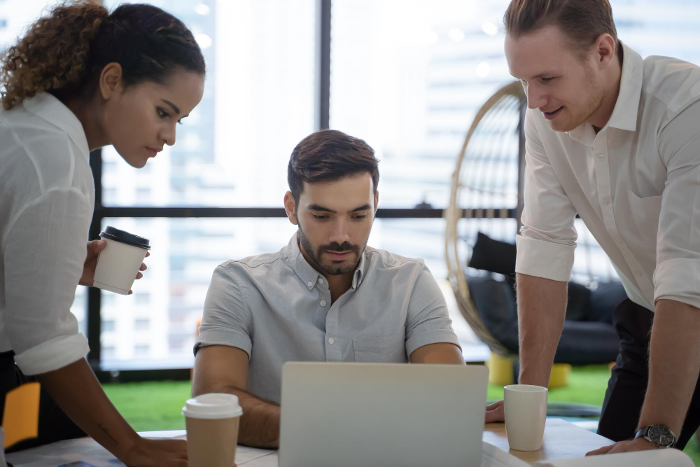 Equipo de Recursos Humanos en Chile usando software de remuneraciones para automatizar procesos