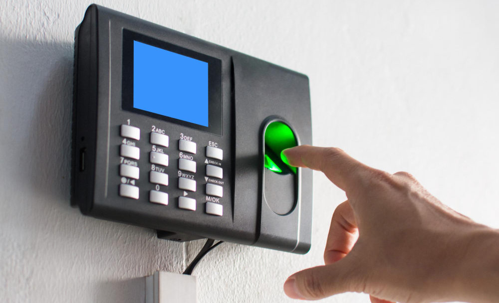 Reloj control biométrico para funcionarios públicos dentro de la transformación digital del Estado.